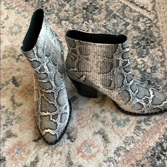 Chinese Laundry snakeskin booties - Picture 3 of 8